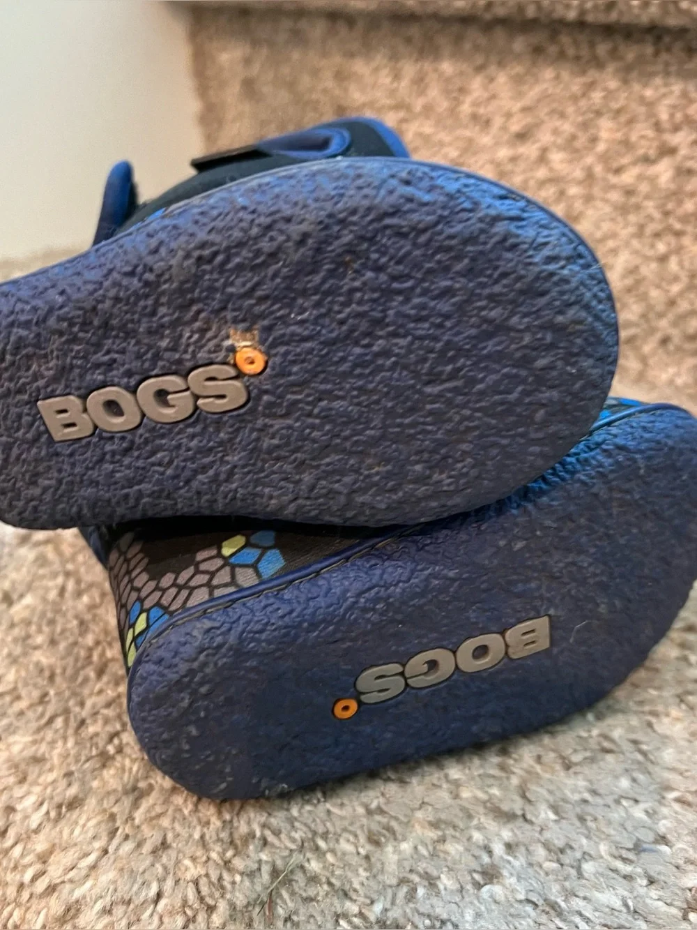 Bogs Infant Black Waterproof Boots with Blue & Green Mosaic Pattern Size 4